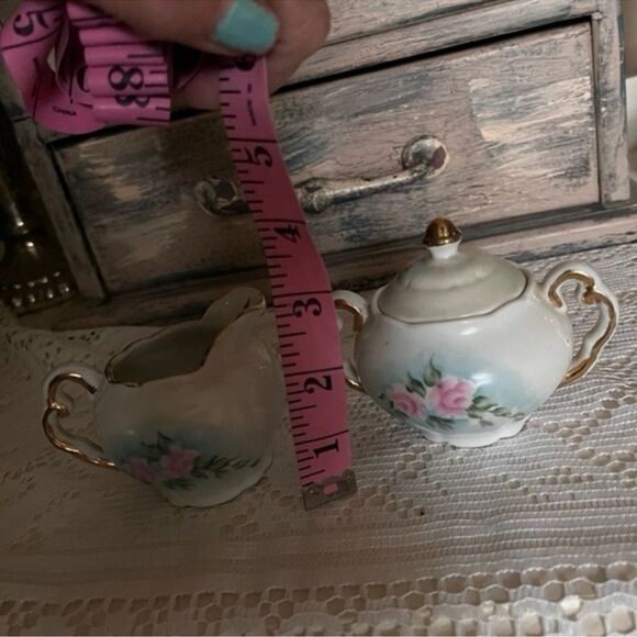 Mini Cream Sugar Vintage 1972 Hand Painted White Blue Roses Signed 🎉 HOST PICK 🎉 - Picture 5 of 16